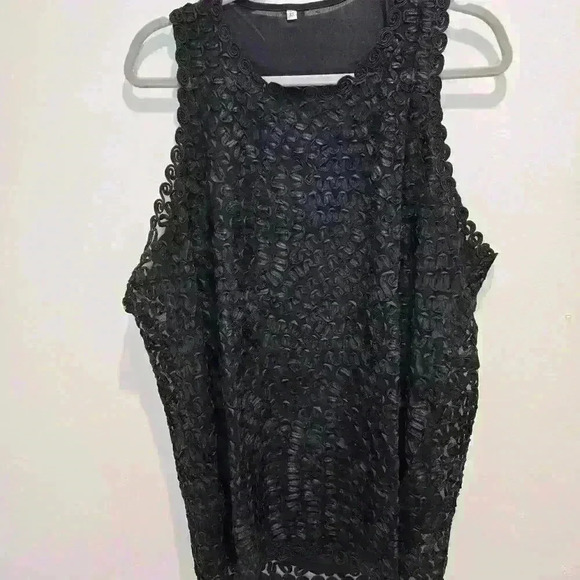 Black Lace Overlay Women's Sleeveless Top Plus Size 3X Two pieces NWT - Picture 1 of 11
